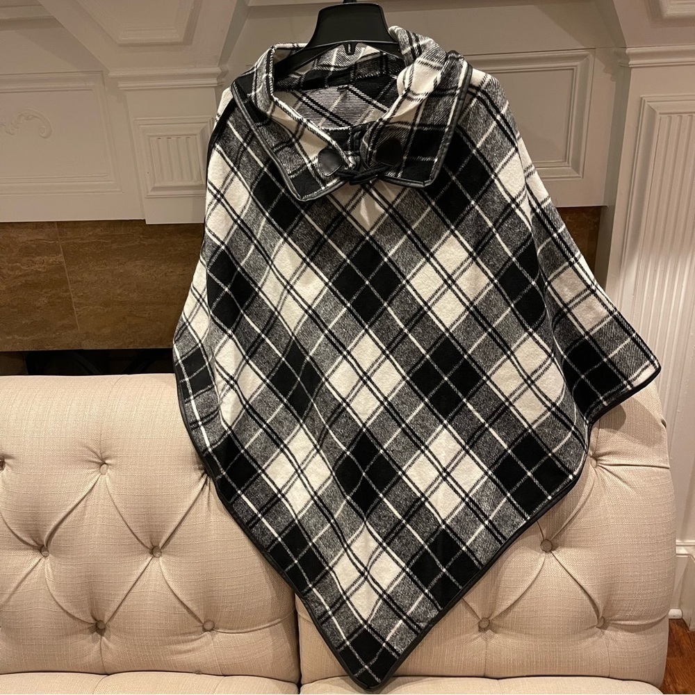 AO:  Cape Shawl Black White Plaid Wool Acrylic Blend One Size